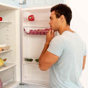 למה המקרר מצפצף?